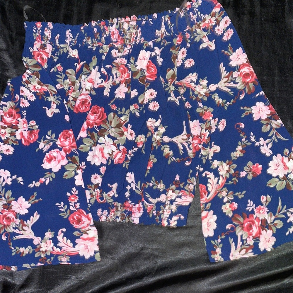 ℱ𝓁ℴ𝓇𝒶𝓁 𝓈𝒽ℴ𝓊𝓁𝒹ℯ𝓇 𝓉ℴ𝓅